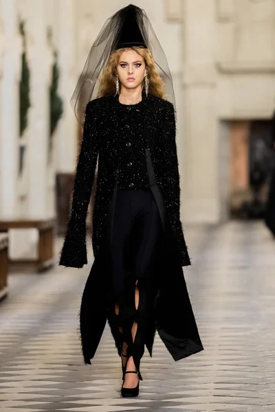Look 44